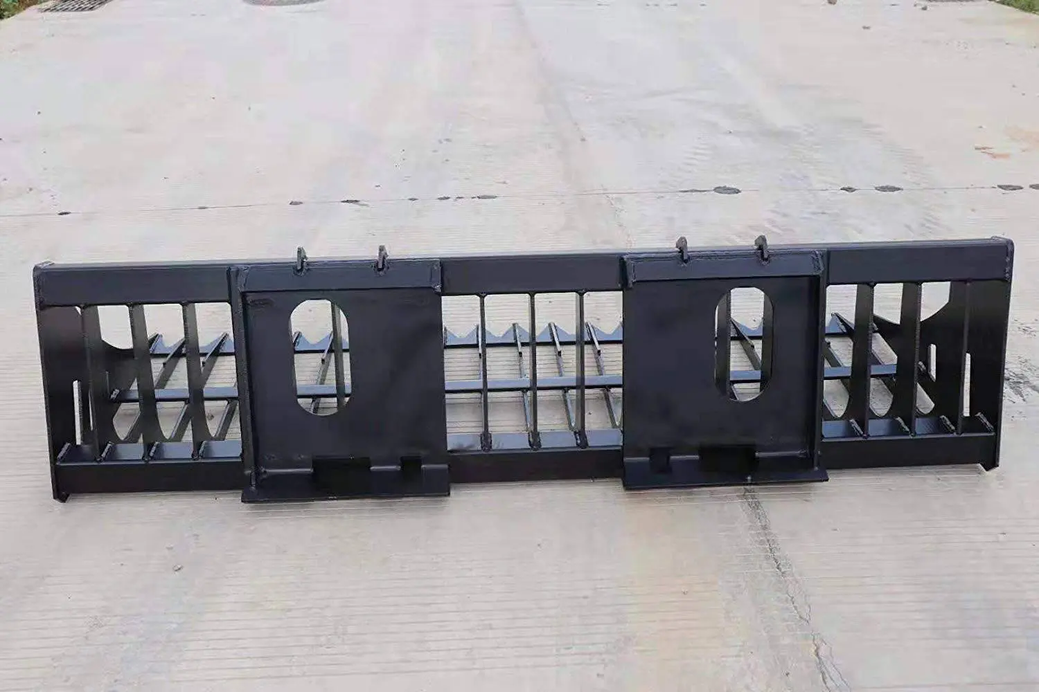 78" Skid Steer Rock Skeleton Bucket Attachment, Solid Steel, Universal Mount, 4" Tine Spacing, 45-70 HP, TMG-SB78 - Image 6